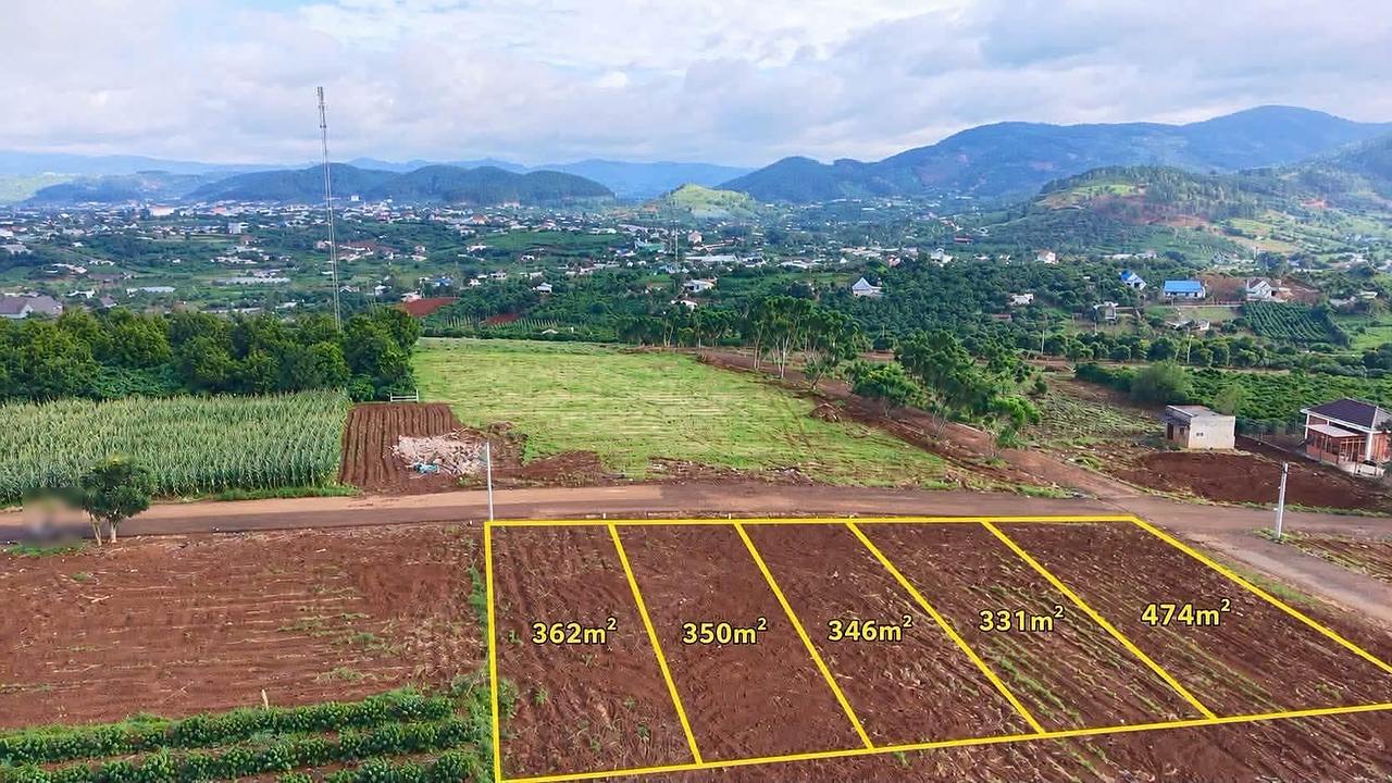 Flycam cụm 5 lô đất ven Đà Lạt – khoanh 362/350/346/331/474m², mặt tiền đường nhựa, view toàn cảnh Nam Ban – Đông Thanh