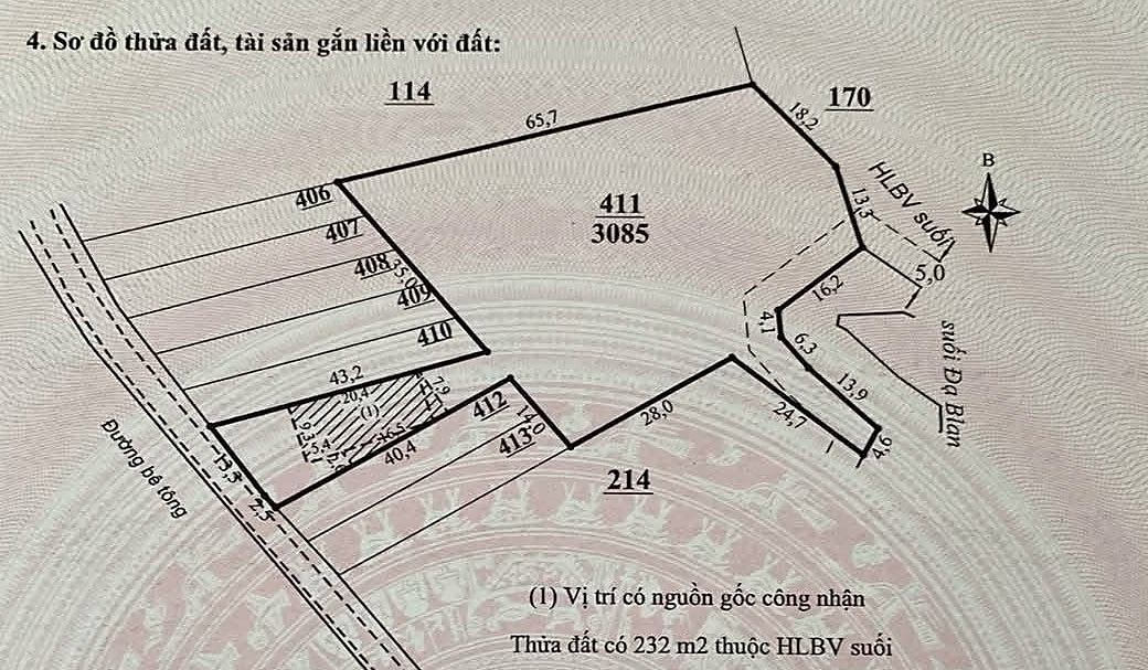 Sơ đồ thửa trên sổ: dãy thửa 406–413 tách dọc đường bê tông, suối Đạ Blan phía sau