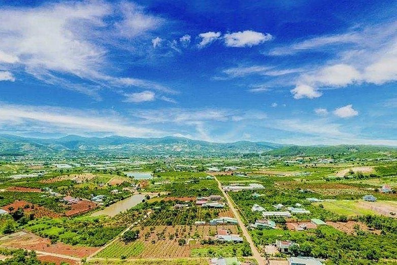 Toàn cảnh thung lũng Nam Ban, Lâm Hà nhìn từ trên cao – ảnh minh hoạ khu vực, không phải ảnh dự án NamBan Retreat