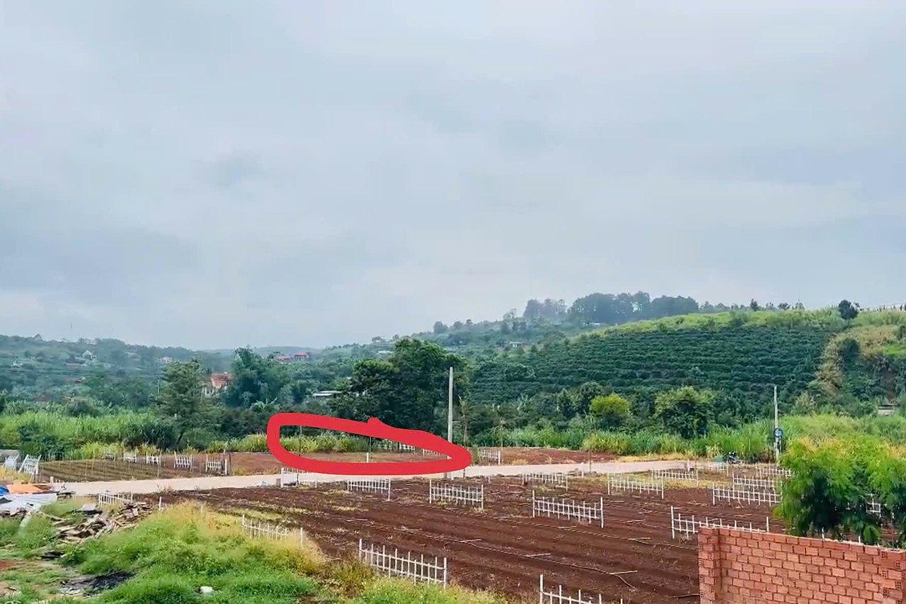2 lô đất sát hồ Bãi Công Nam Ban 289 & 329m², đường bê tông 10m, sổ riêng, 1,35 tỷ/lô