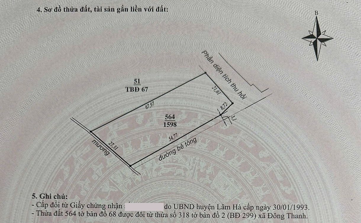 Sơ đồ thửa 564 tờ 68 trên sổ lô 1.598m² Đông Thanh, Nam Ban: cạnh 54,77m giáp đường bê tông, cạnh 27,31m giáp mương, có phần diện tích thu hồi (số giấy chứng nhận đã ẩn)