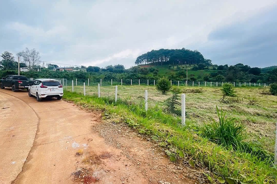 Đường bê tông ô tô vào tận lô đất 1.065m² Mê Linh, kế khu nghỉ dưỡng Nacasoo Hill