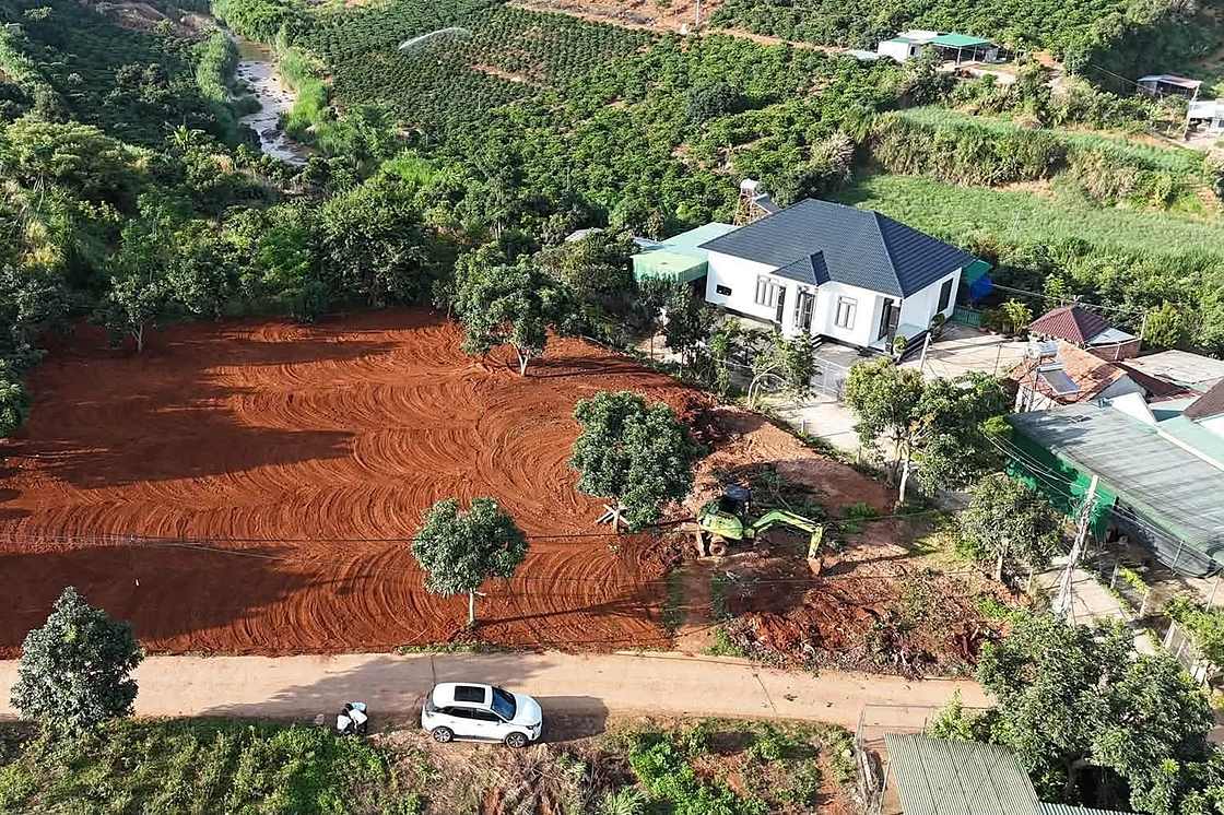 Đất 400m² trung tâm Mê Linh, 150m² thổ cư, flycam đất đỏ san phẳng