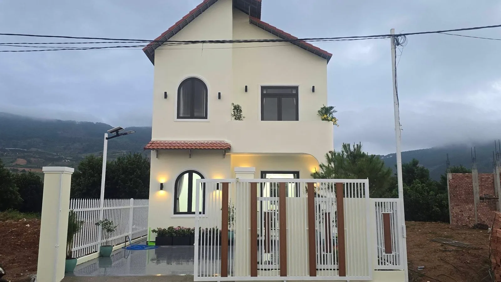 DREAMER III – nhà 2 tầng Địa Trung Hải Đông Thanh, đất 140m² full thổ cư, 4PN